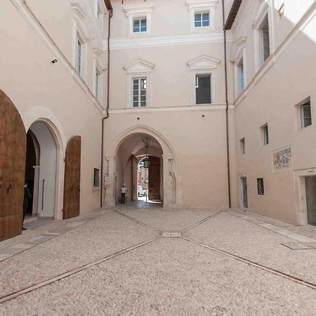 לינה וארוחת בוקר ל'אקווילה Palazzo Pica Alfieri Centro Storico מראה חיצוני תמונה
