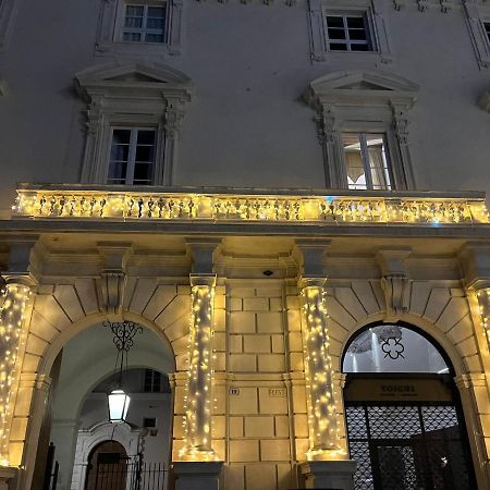 לינה וארוחת בוקר ל'אקווילה Palazzo Pica Alfieri Centro Storico מראה חיצוני תמונה