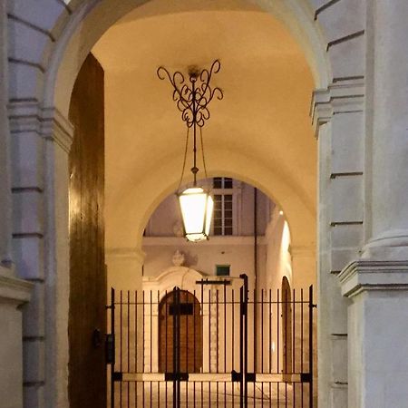 לינה וארוחת בוקר ל'אקווילה Palazzo Pica Alfieri Centro Storico מראה חיצוני תמונה