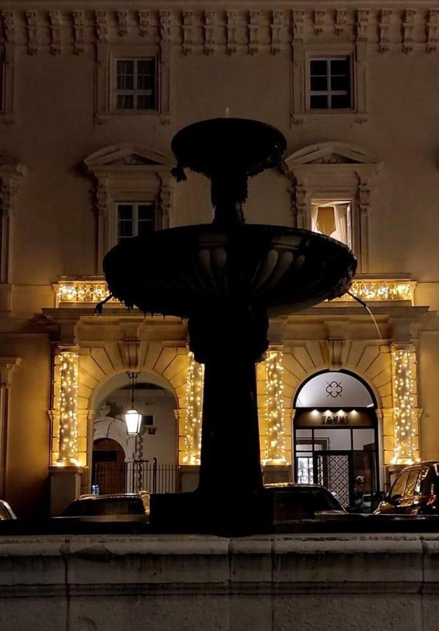 לינה וארוחת בוקר ל'אקווילה Palazzo Pica Alfieri Centro Storico מראה חיצוני תמונה